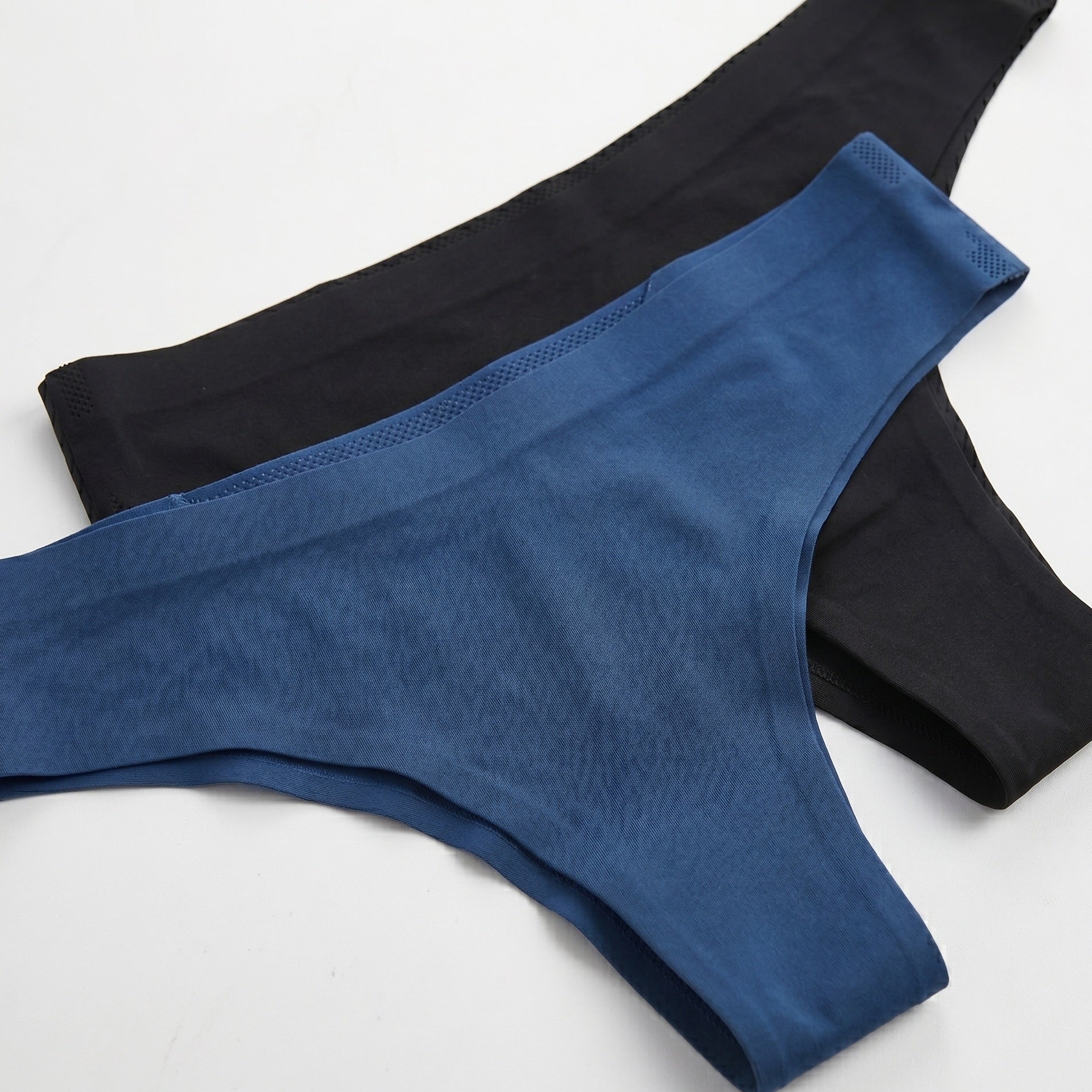 SilkWave™ 3PCS Brazilian Seamless Panty Set – Artigo & Co.