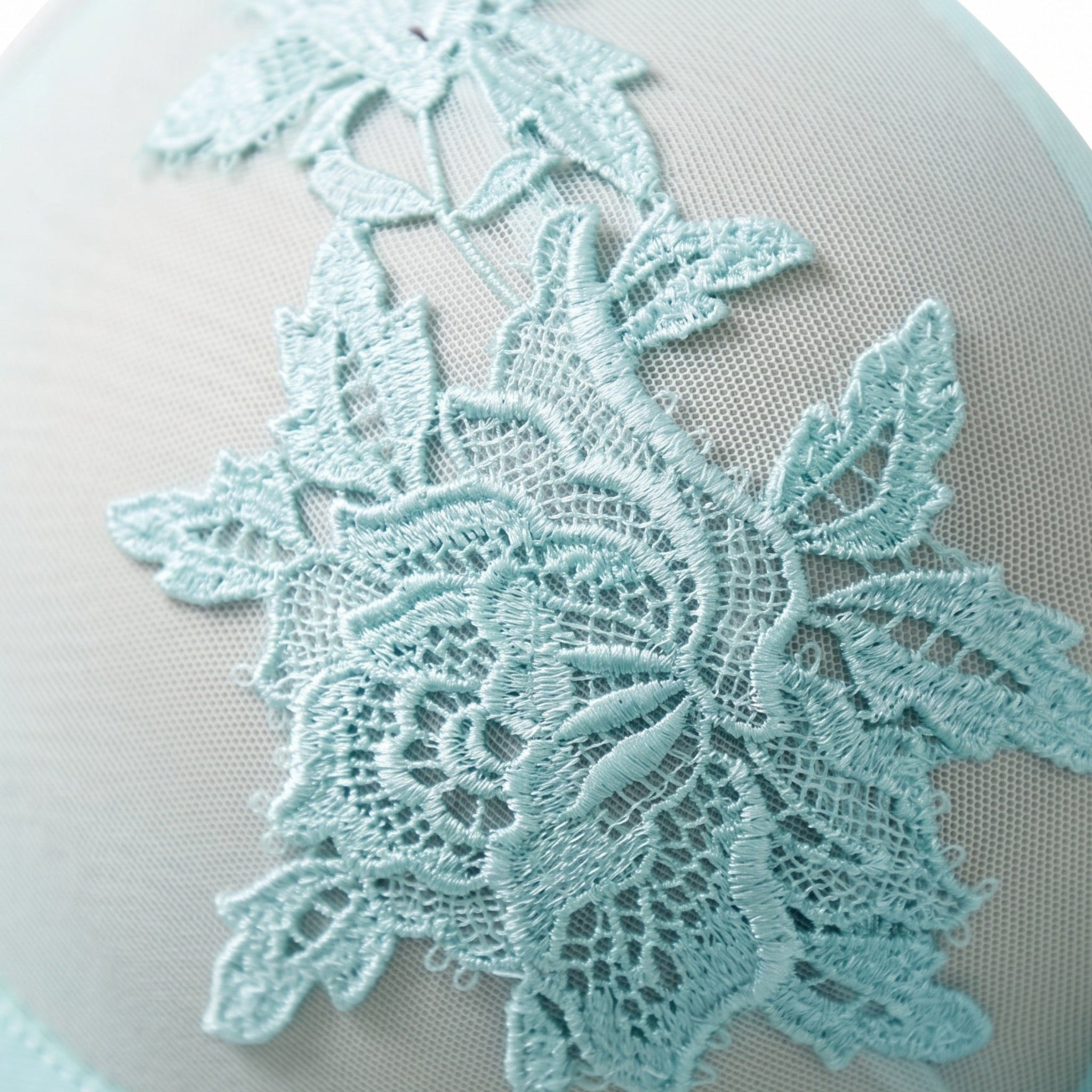 FleurEase™ Embroidered Comfort Set