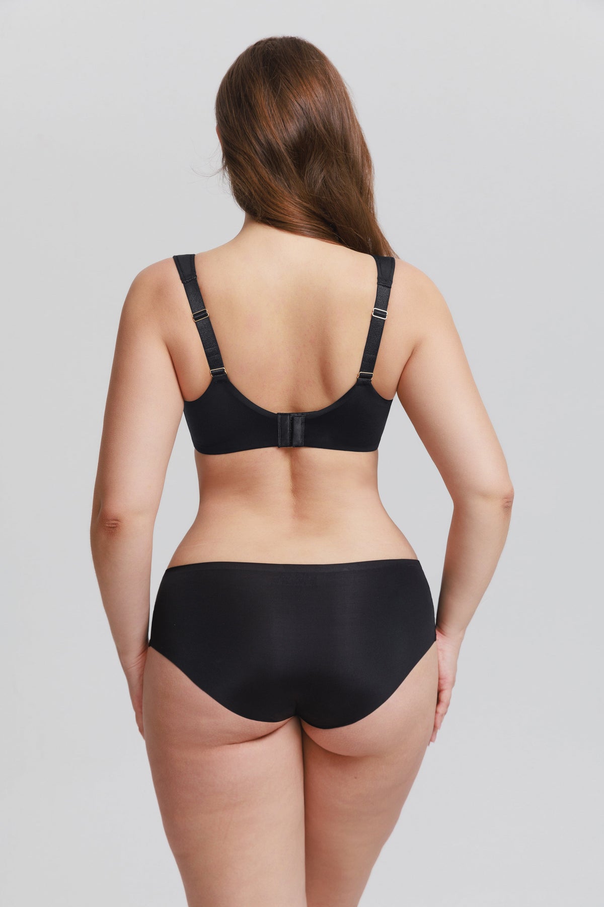 Full Coverage Underwire Bra with Memory Foam Cups and Wide Straps - FirmaHold